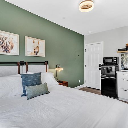 Single Bedroom - Queen Size. Heart Of Downtown Vista Esterno foto