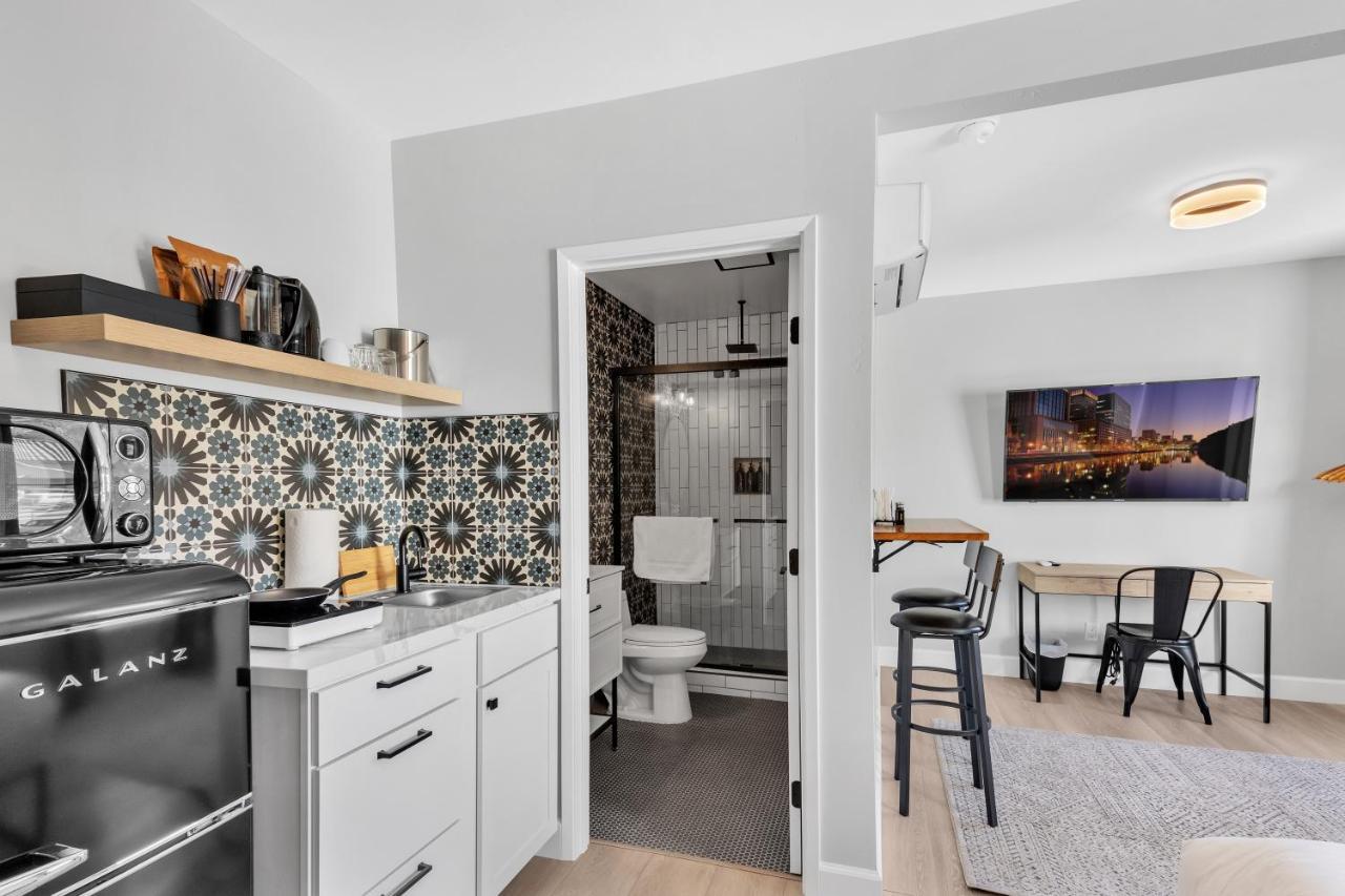 Single Bedroom - Queen Size. Heart Of Downtown Vista Esterno foto