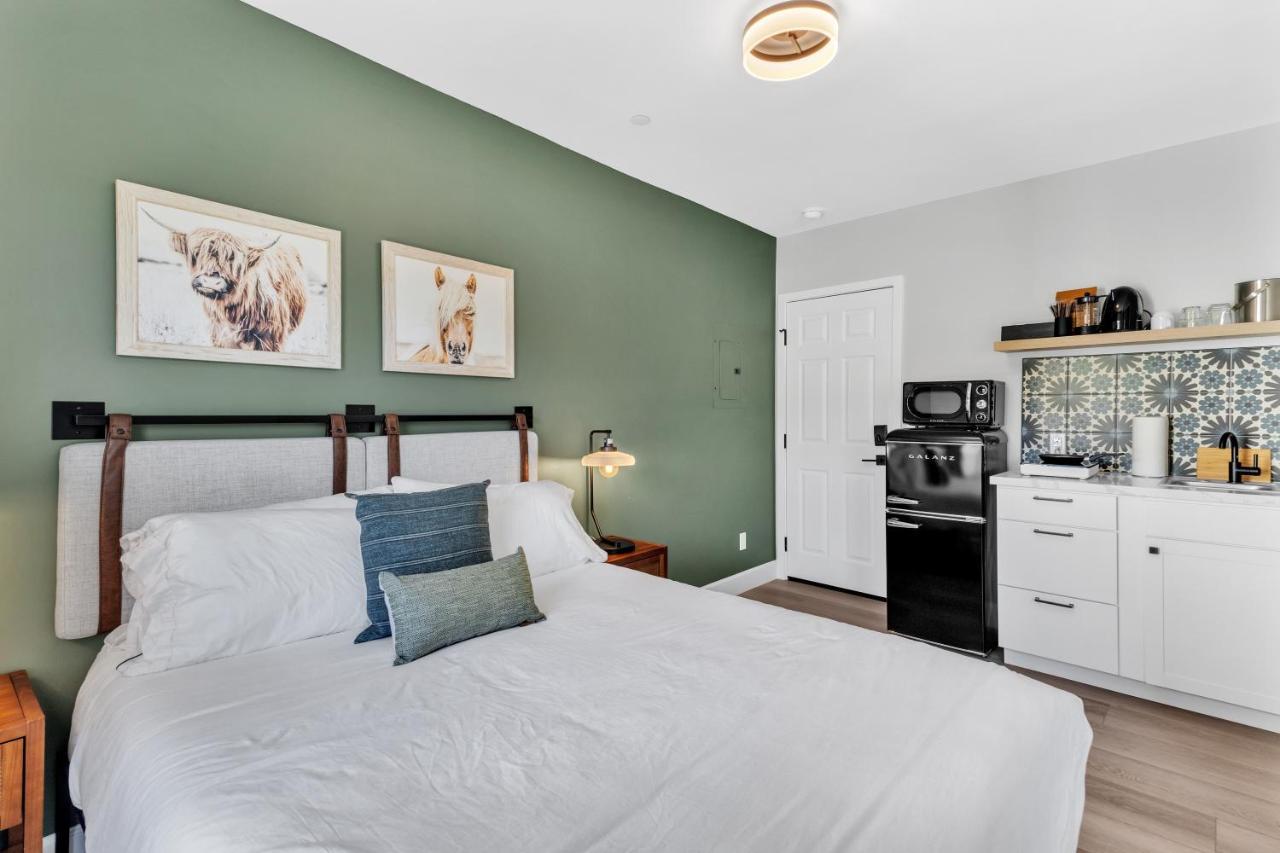 Single Bedroom - Queen Size. Heart Of Downtown Vista Esterno foto