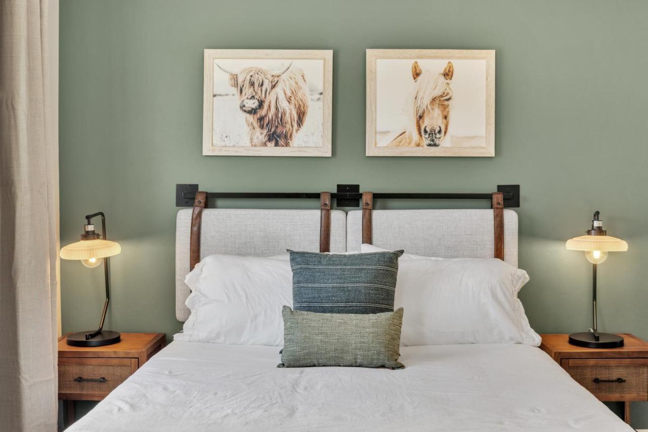 Single Bedroom - Queen Size. Heart Of Downtown Vista Esterno foto