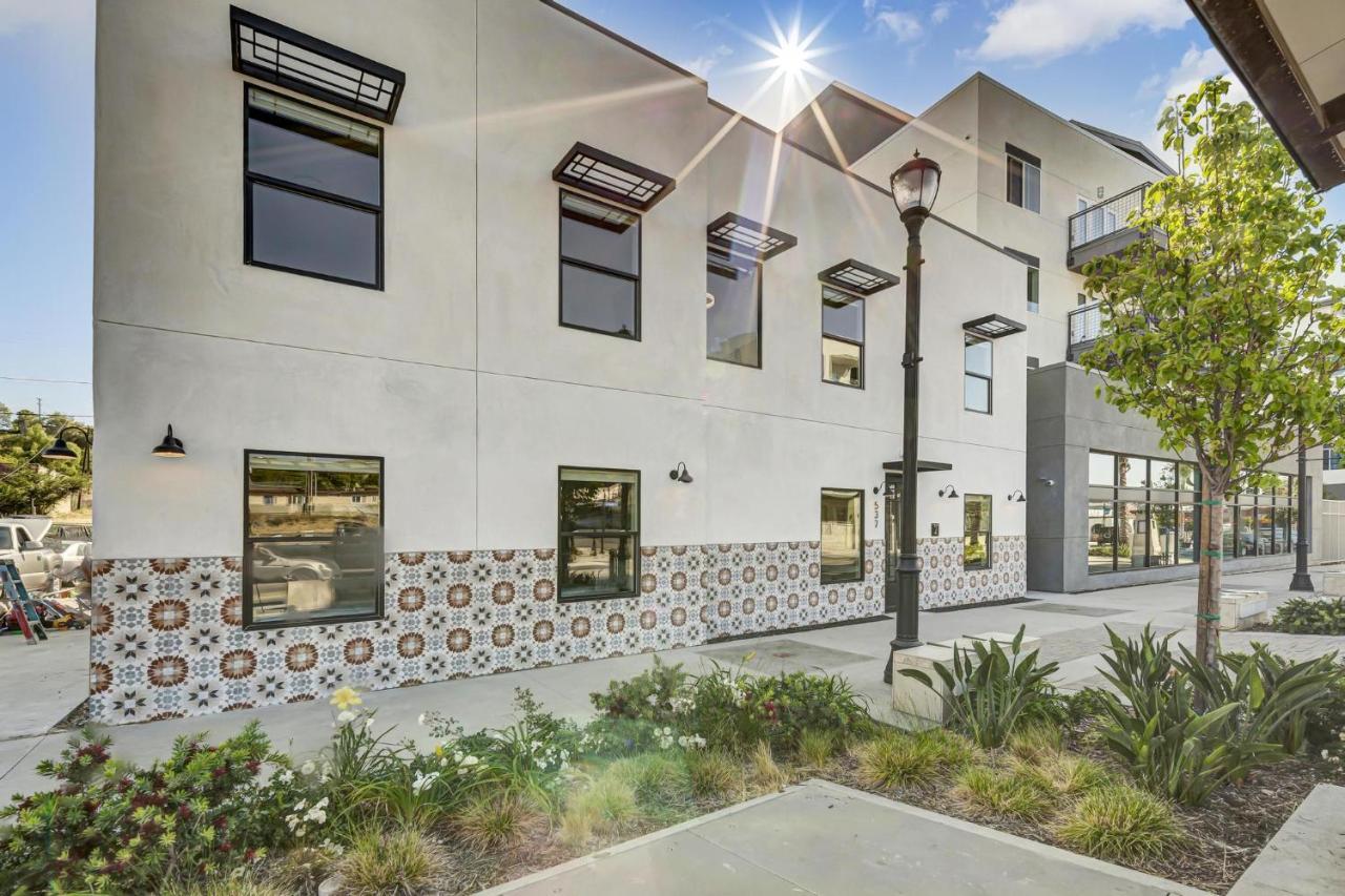Single Bedroom - Queen Size. Heart Of Downtown Vista Esterno foto